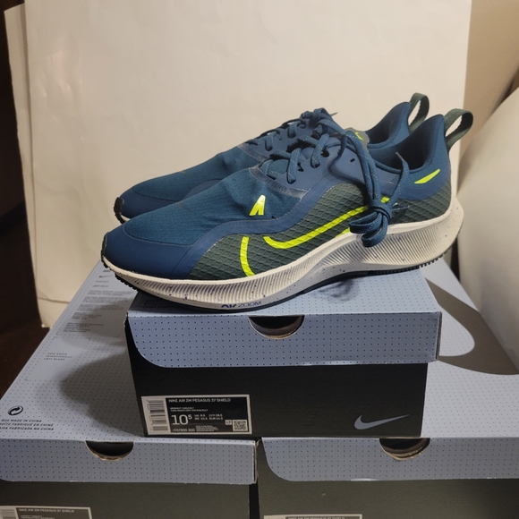 Men's Nike Air Zoom Pegasus 37 Shield - Picture 12 of 16